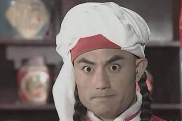 四方脸适合什么发型?