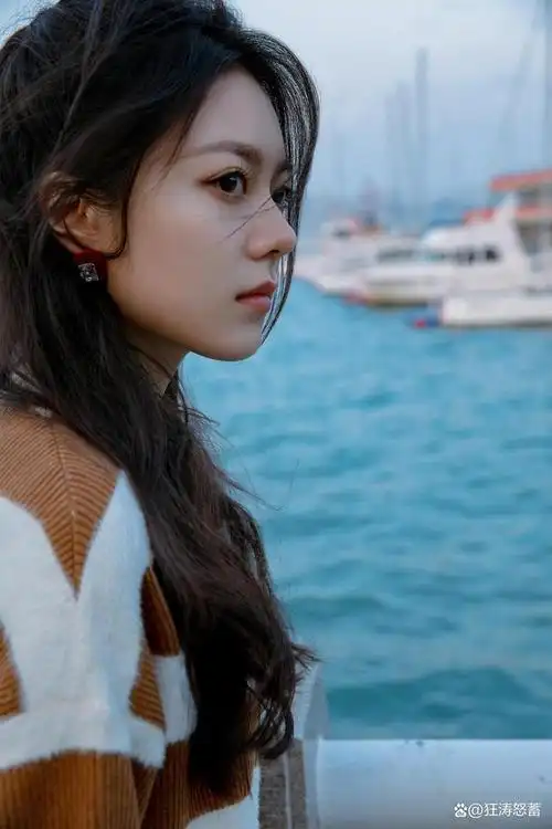 赵今麦,中国女演员,2002年出生于沈阳市,现就读于中央戏剧学院.