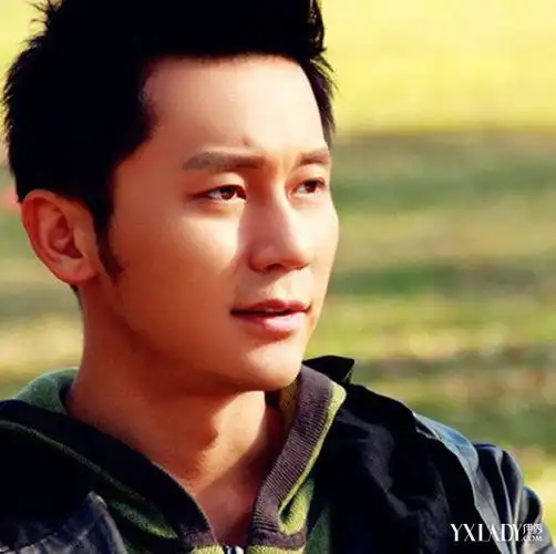 【图】李晨父母照片曝光 谆谆教诲出孝子