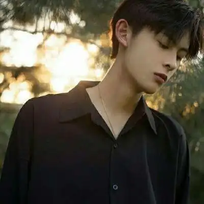 暗黑系超好看帅气的男生真人头像最新超级很惊艳的好看男生qq头