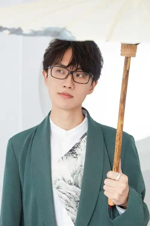 相册里有没有关于的许嵩照片? - 知乎