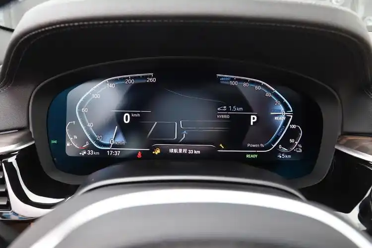 宝马5系 插电混动改款二 535le m运动套装仪表盘