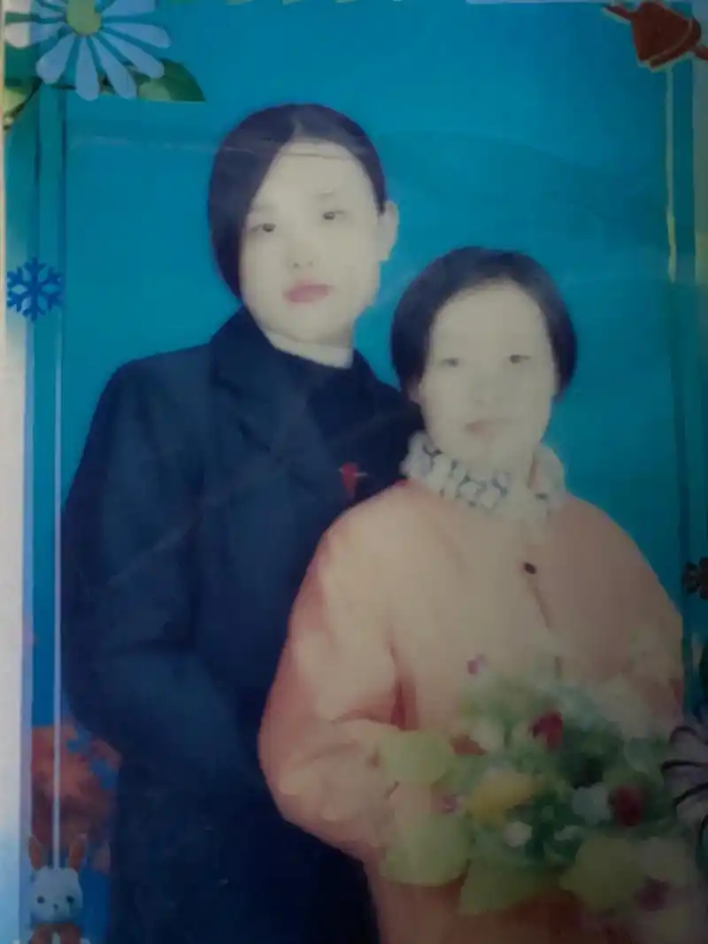 以前的我和!现在的我. #岁月匆匆一转眼就老了 #世上唯一不 - 抖音