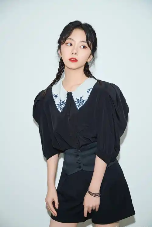 其实,谭松韵的着装也很漂亮.