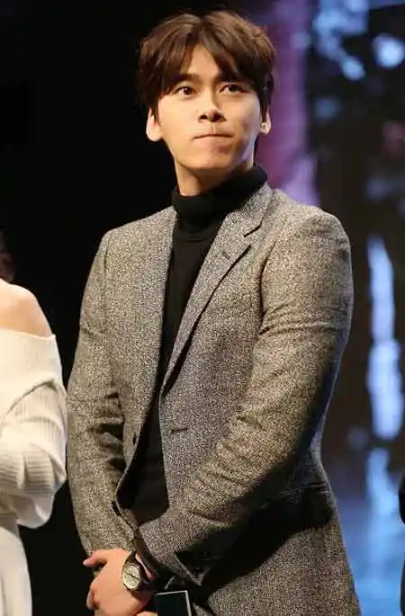 王中磊担任制片人,管虎执导,冯小刚,李易峰主演的贺岁巨制《老炮儿》