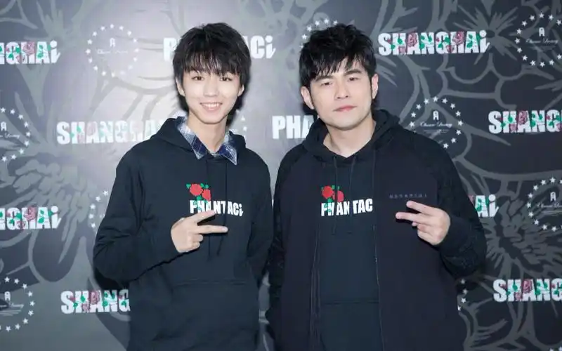 怎么跟王俊凯合照_哔哩哔哩 (゜-゜)つロ 干杯~-bilibili