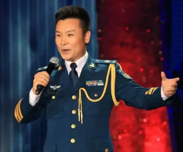 回顾刘和刚娶世界小姐郊外租田让父母种一家住八口人让他烦恼