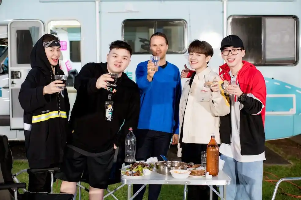 《青春的花路》今日上线王思聪陪尤长靖去新西兰?