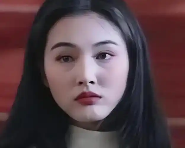 张延:结婚18年与丈夫恩爱无比,17岁的女儿继承了妈妈的美貌