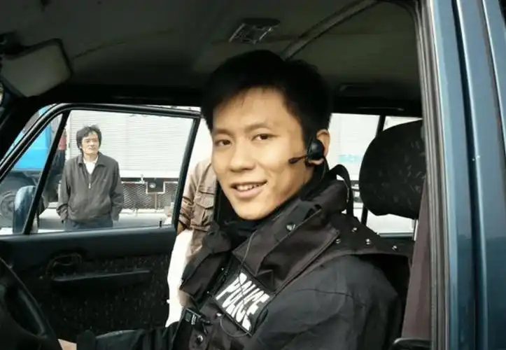 难怪李晨叫"大黑牛",座驾号称"公路坦克",送你你都开不起!