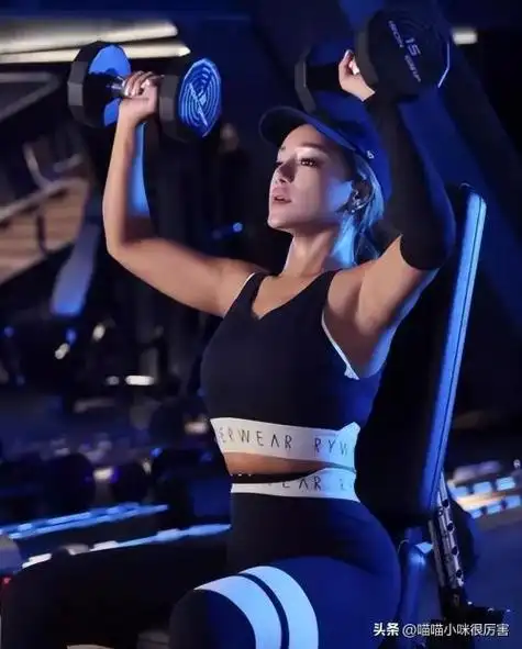 2005年超级女声前十五名分别是:第一名李宇春,第二名周笔畅,第三名