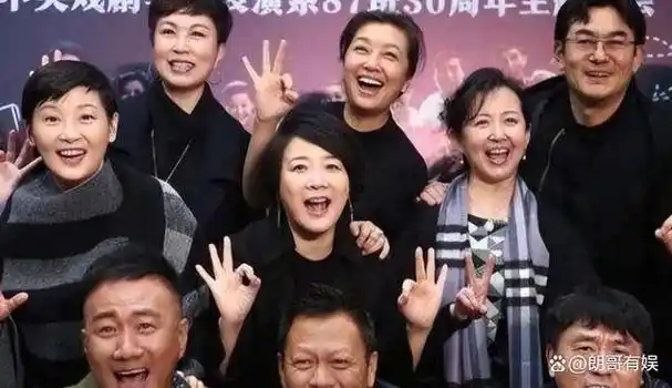 何冰从跑龙套到走红花了三十年娶到李海洋就像是捡到宝一样