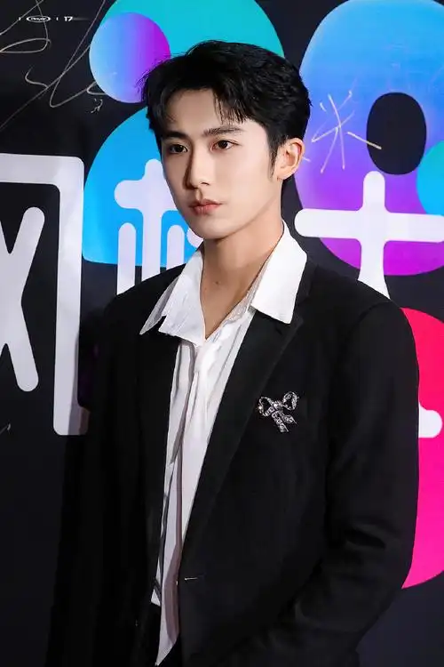 向全世界安利郝富申