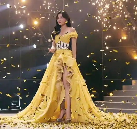 来自贾玲的减肥日记——"终于杀青了!我接了长发!烫了大波浪!