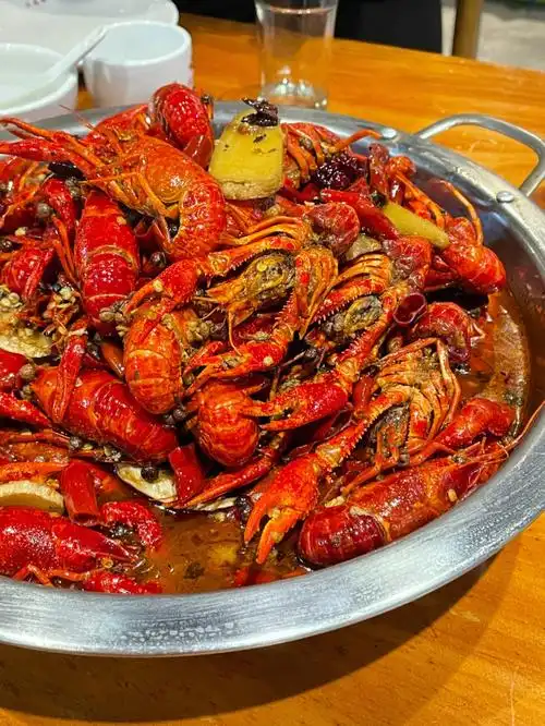 青岛美食三喜龙虾