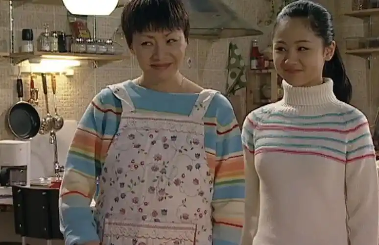 杨紫与宋丹丹挽手录综艺分饰白雪公主和女巫梦回家有儿女