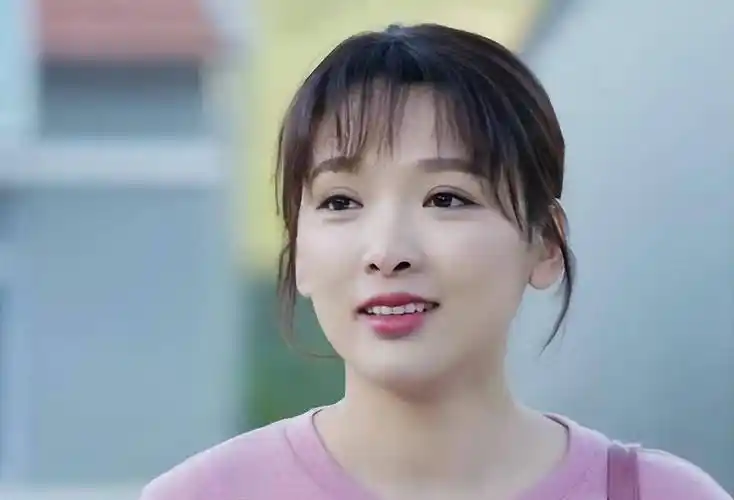 赵本山最美女徒弟"香秀",整容失败影响演戏,索赔整容机构两亿_投诉