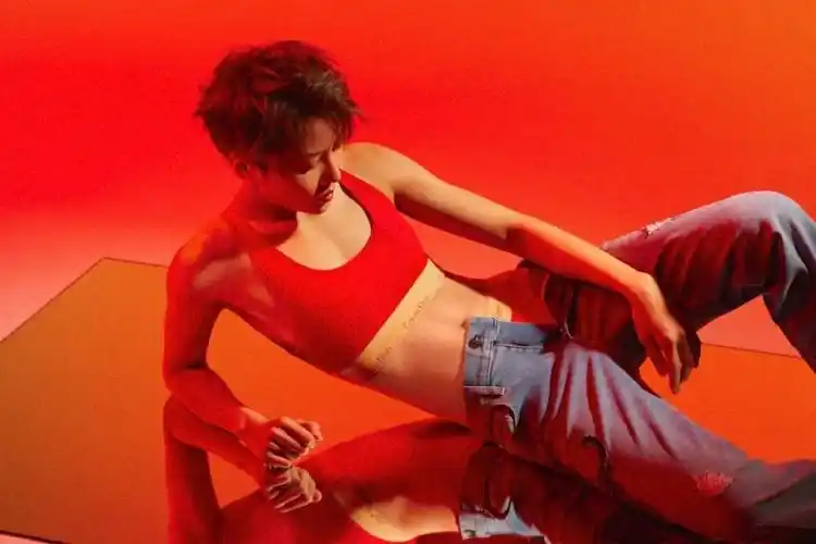 the-9刘雨昕 in ck underwear牛年限定系列红色背心款运动内衣qf