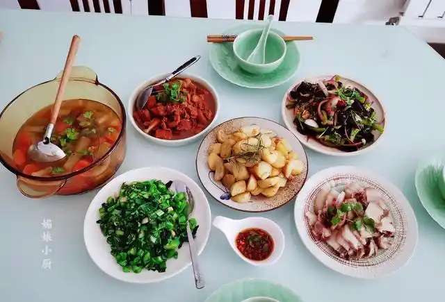 1小时做5菜1汤,3人午餐有点丰盛,老家朋友吃得合口味