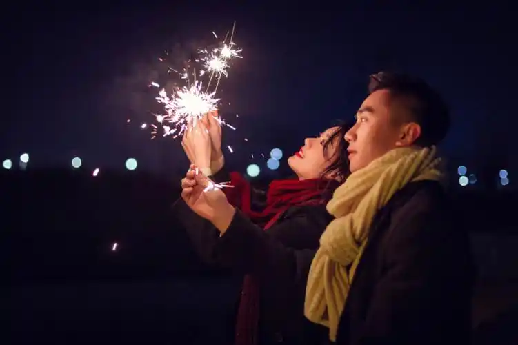 烟花情侣写真