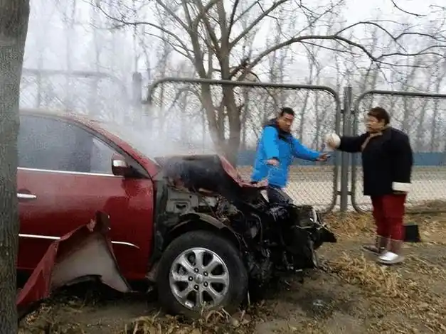 其他的人员均受伤,当时韩红表示这一定是因为奶奶在上天保佑自己.