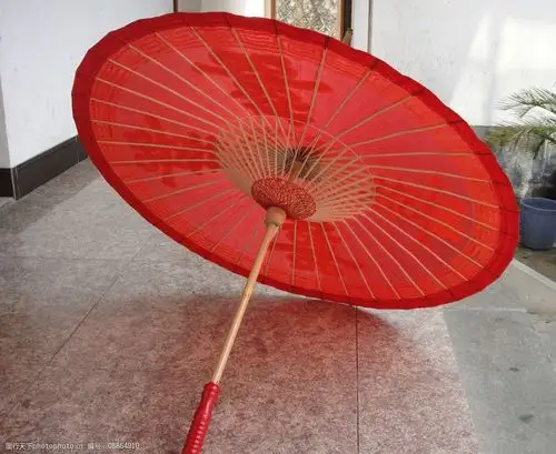 大红纸伞图片