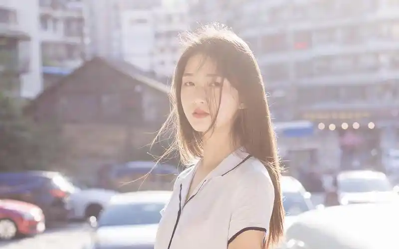 治愈系美女长发唯美写真图片桌面壁纸