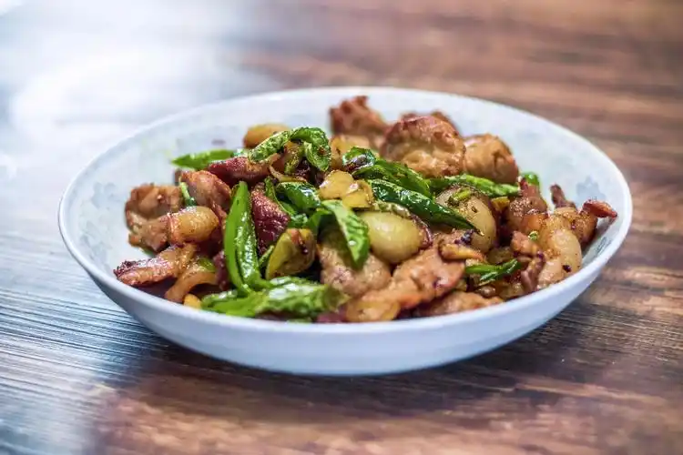 【改膳伙食】s01e01: 做法超简单的一道的家常小炒肉