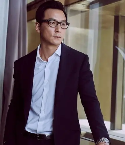 该嫁的男人!吴彦祖戴眼镜儒雅,年龄渐长更显魅力_高清图集_新浪网