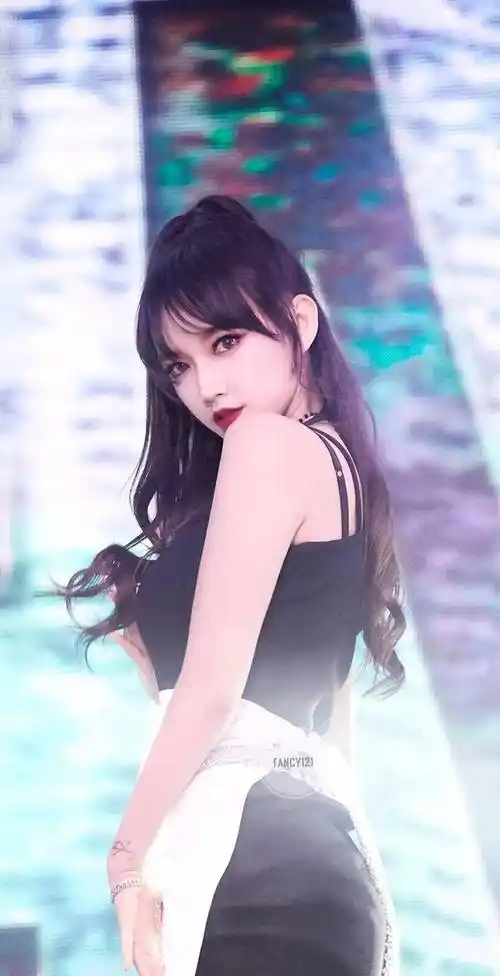 "绝世美少女"程潇 充满青春气息的懵懂感 宛如人间般