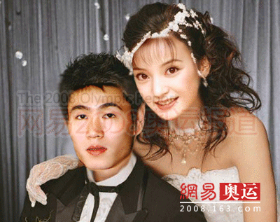 赵薇暗示与王励勤分手(图)