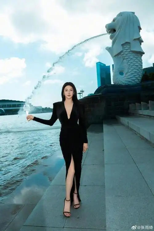 从长江七号到美人鱼张雨绮在大荧幕上的表现力始终不俗魅力不减