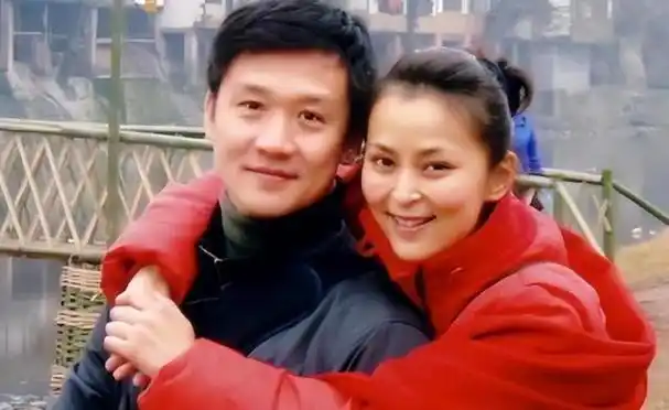 黄志忠抛弃13年原配转身恋上柯蓝事实证明靳东说得没错