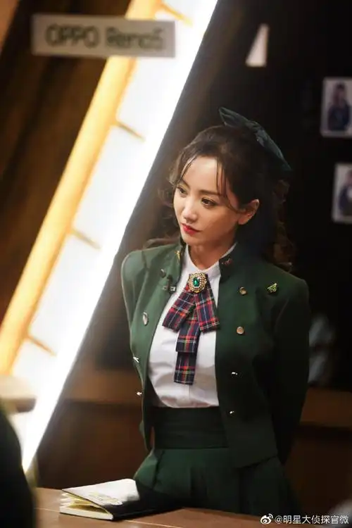 明星大侦探#【《#夜半酒店#》Ⅱ高清剧照】蓉门童@杨蓉的眼神里装满