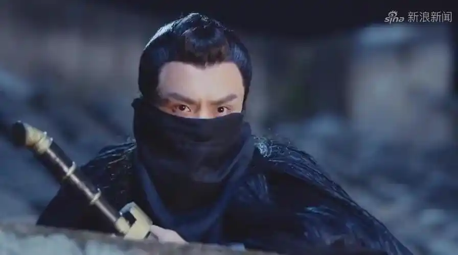 锦绣未央:蒙面黑衣人偷听道士秘密,不幸被发现了!