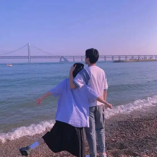 头像情侣若你喜欢怪人其实我很美