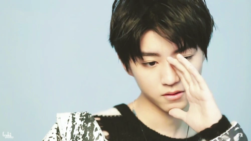 王俊凯 《红秀grazia》第327期双封面拍摄花絮截修