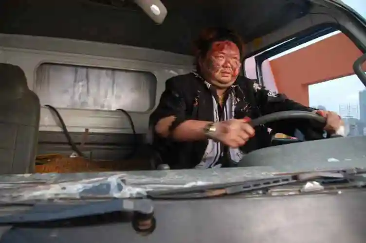 《疯狂的赛车》的拍摄地定在了厦门,但在当地却找不到合适的配角演员