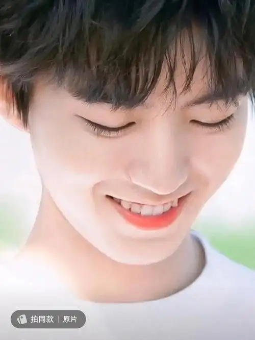 王俊凯  王俊凯真的是笑到我心里了每一张笑的都好好看,期待你接侠创