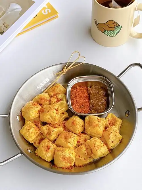 金黄酥脆一口一个的爆浆小豆腐简直绝了