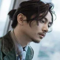 雅痞发型长发头像_微信头像图片大全