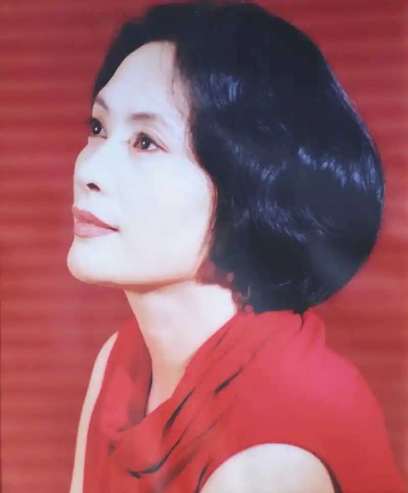 "双料影后"宋晓英:两次婚姻终遇挚爱,退休后的她活出了自我