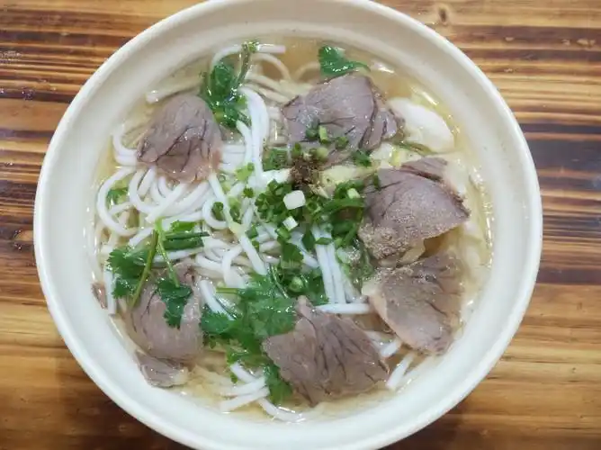 花溪牛肉粉都说好吃,咋能错过.