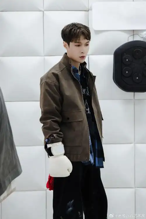 张艺兴见不得黄渤变老