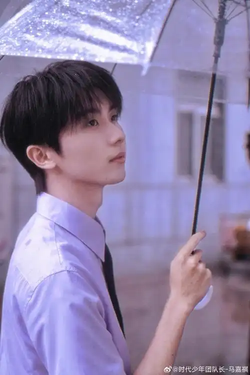 马嘉祺新歌写真##马嘉祺蜉蝣校园风写真