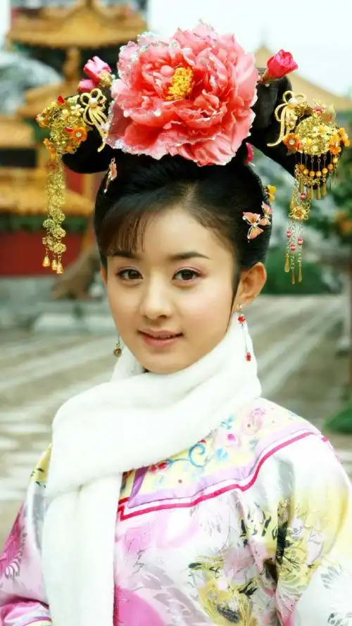 结婚前的赵丽颖,古装照美透屏幕,连拔萝卜都可爱俏皮
