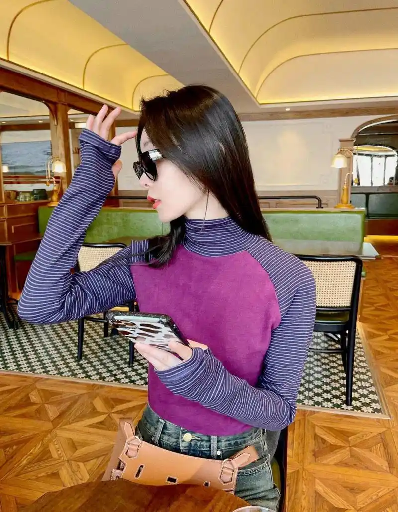 宋轶最新生活照,白裙配牛仔裤看起来很干净!