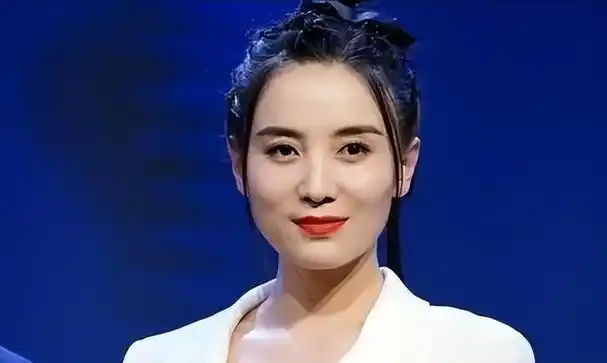 回顾宋佳因事业放弃陈龙因婚姻放弃张黎现与黄少峰长相厮守