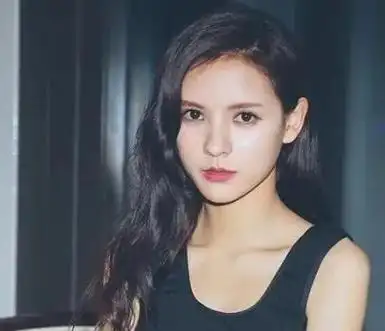 看了看张予曦的旧电视剧怪不得王校长会被张予曦的美貌所吸引