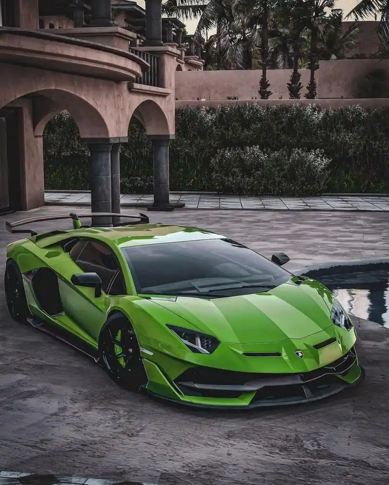 兰博基尼aventador- 大牛svj 颜值巅峰   同级别最帅不接受反驳